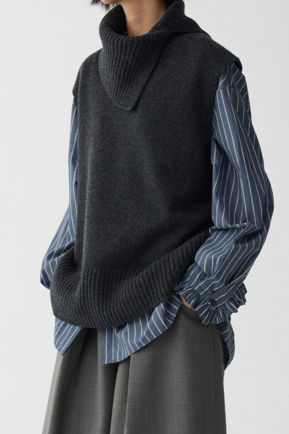 Detachable Cowl VNeck Knit Top