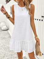 Zenda Aesthetic , Timeless Dress with a Round Neckline Designer Edit