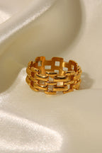 Fashionable Hollow Luxury Stainless Steel Ring