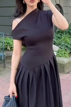 Susana Timeless , a Line Dresses with a Plain Pleat and Slanted Collar Boutique Collection