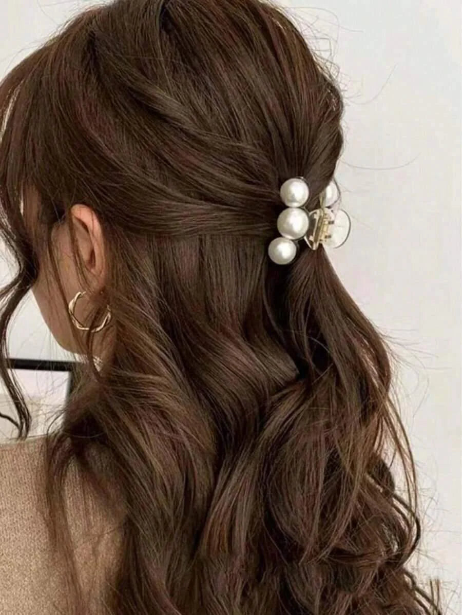 Pearl Hair Claw Clip Keeps Side Bangs Secure All Day