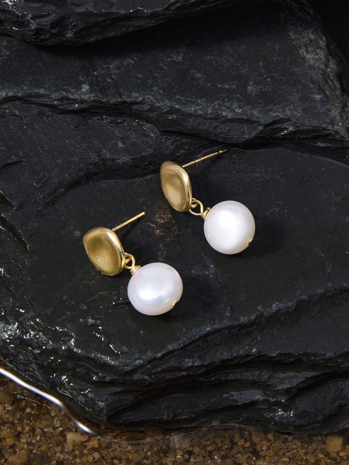 Luster Pearl Studs