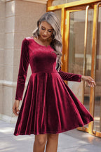 Yasmin Aesthetic Knee Length Dress with a Round Neckline and Long Sleeves Premium Wardrobe Essential