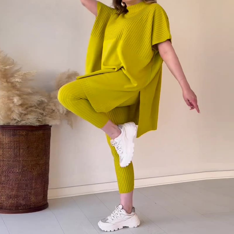 Fresh and elegant knitted two-piece set