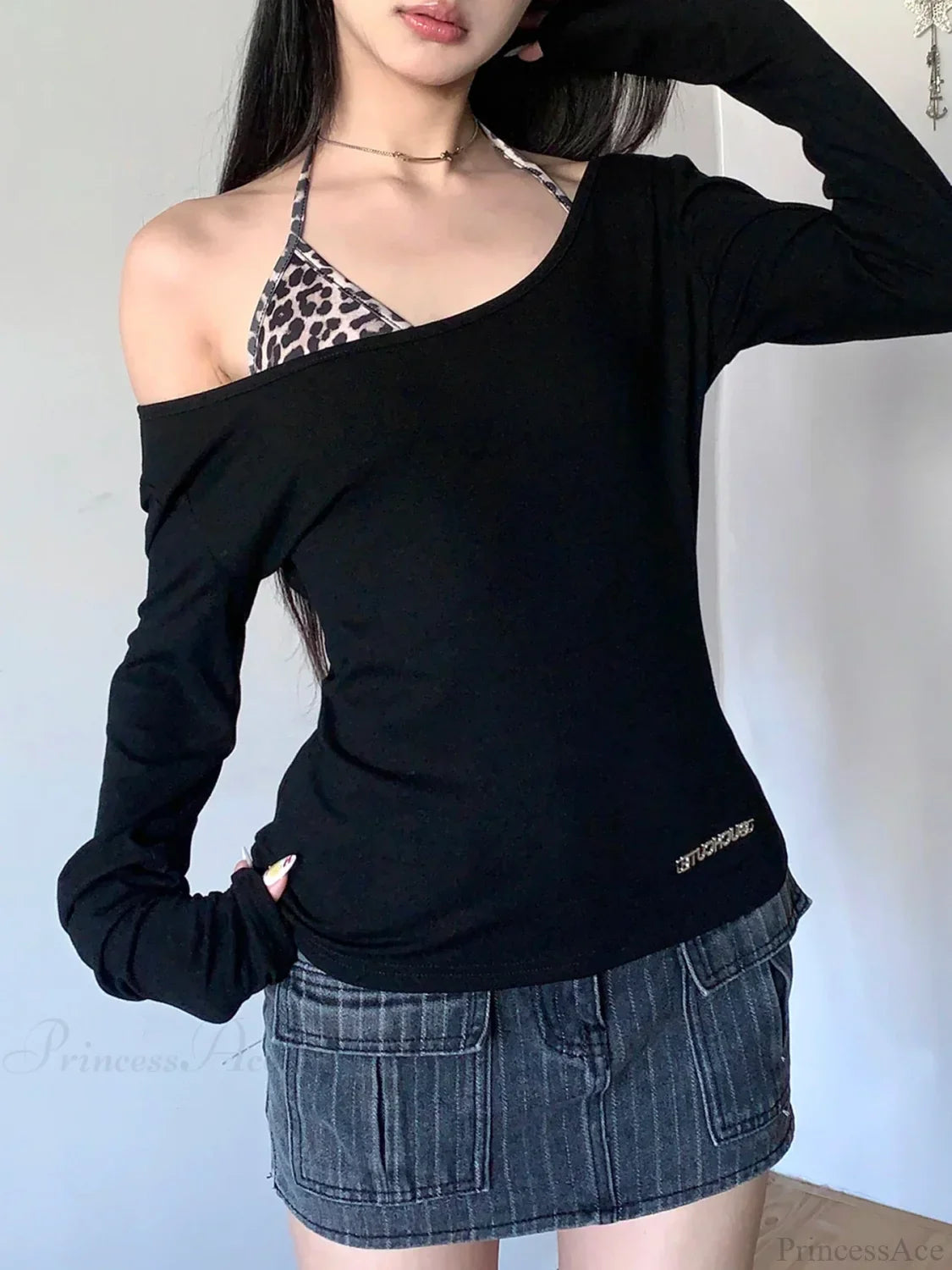 2 Piece Leopard Skew Collar Long Sleeve Tee and Halter Bra Set