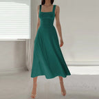 Querida Chic Dress with Square Neckline Premium Wardrobe Essential