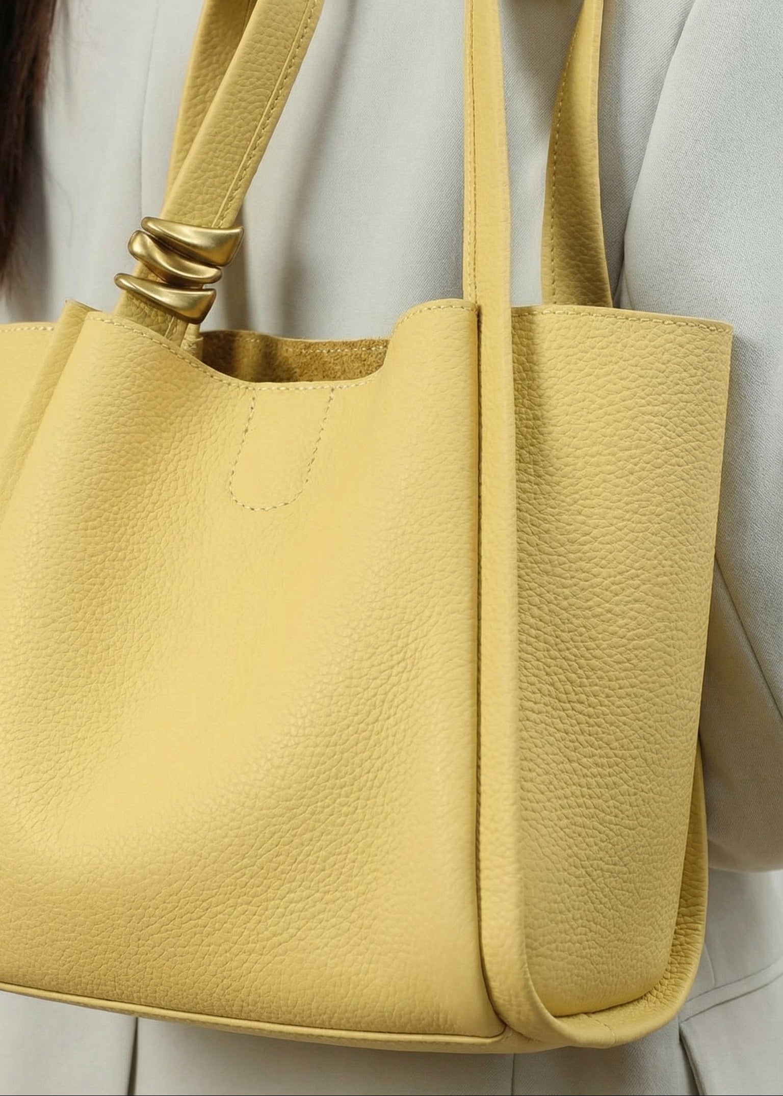 Modern-Bucket Tote