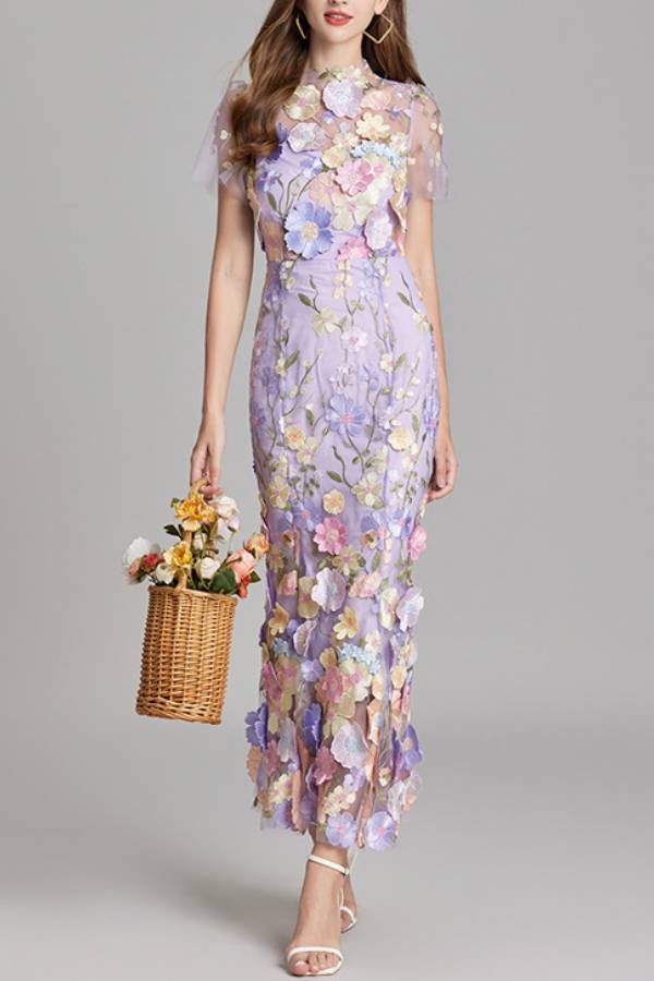 Tulle 3D Floral Embroidered Form-Fitting Midi Dress