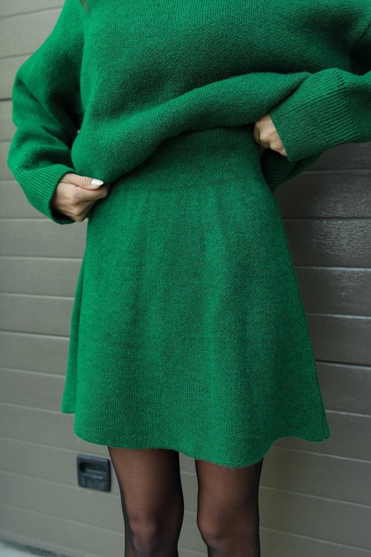 Knitted skirt suit