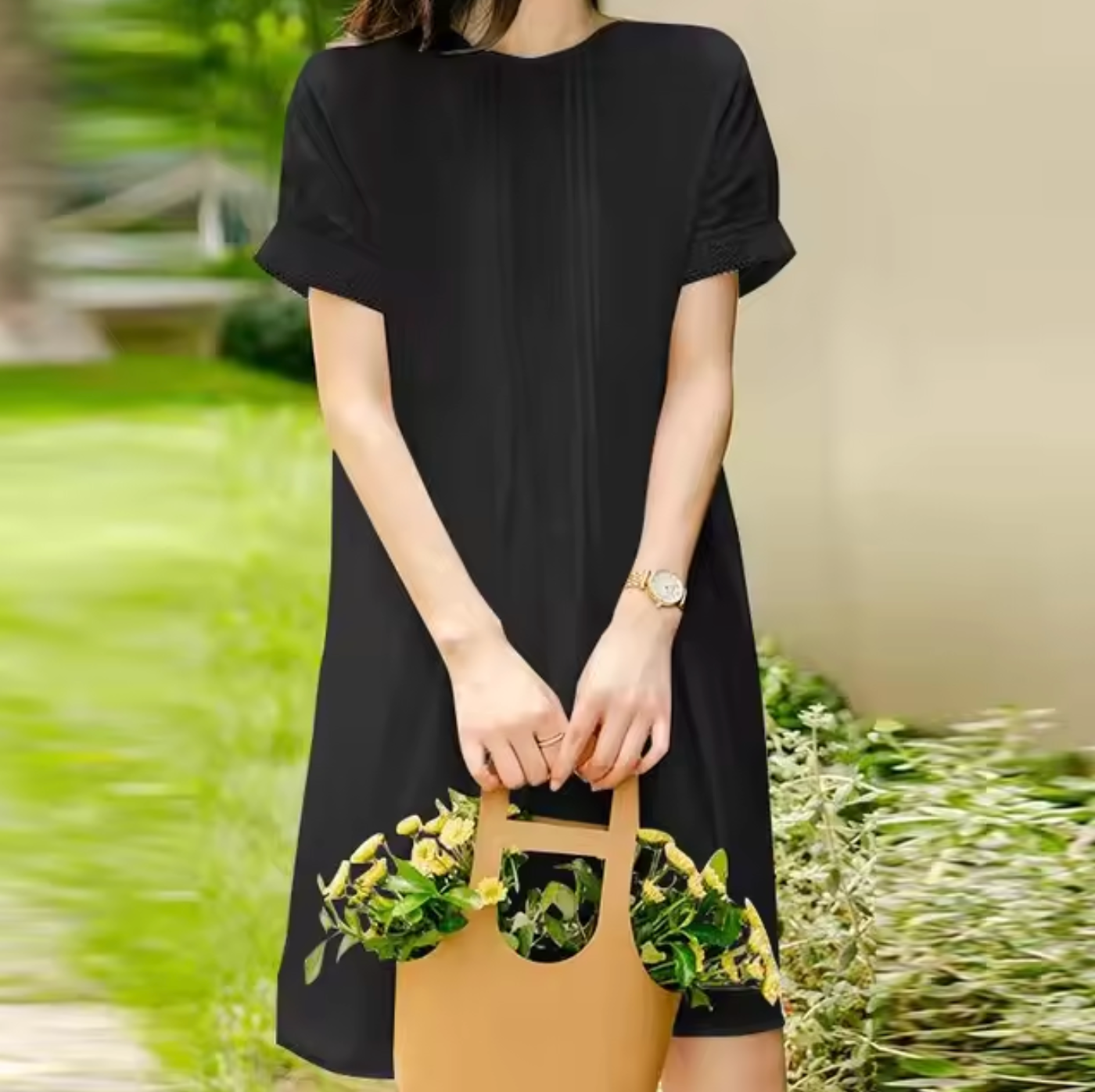 Virginia Timeless Dress with Round Neckline Elevated Occasion Wear