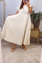 Sleeveless pleated simple solid color dress