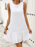 Zenda Aesthetic , Timeless Dress with a Round Neckline Designer Edit