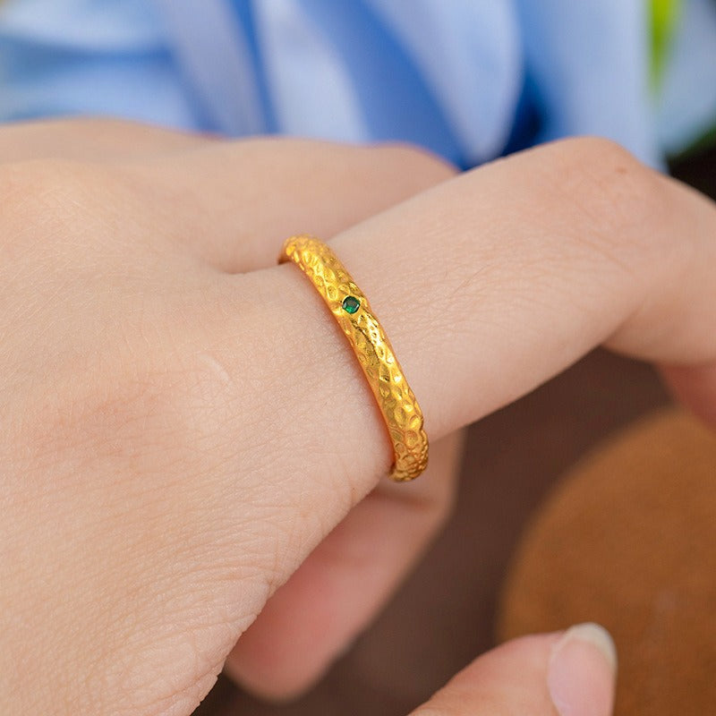 Vintage Hammered Gold Green Zircon Ring