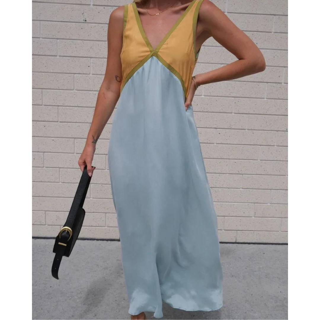 Lucrezia Chic Dress with V Fit Silhouette Collection