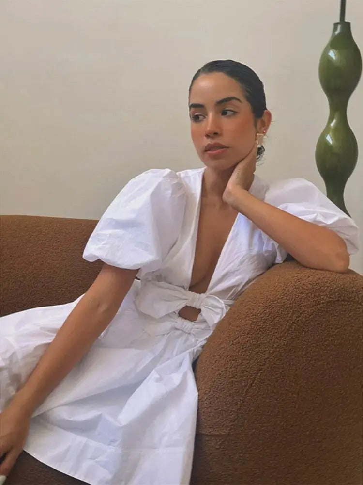 Mónica Minimalist Bow Dress Chic Silhouette Collection