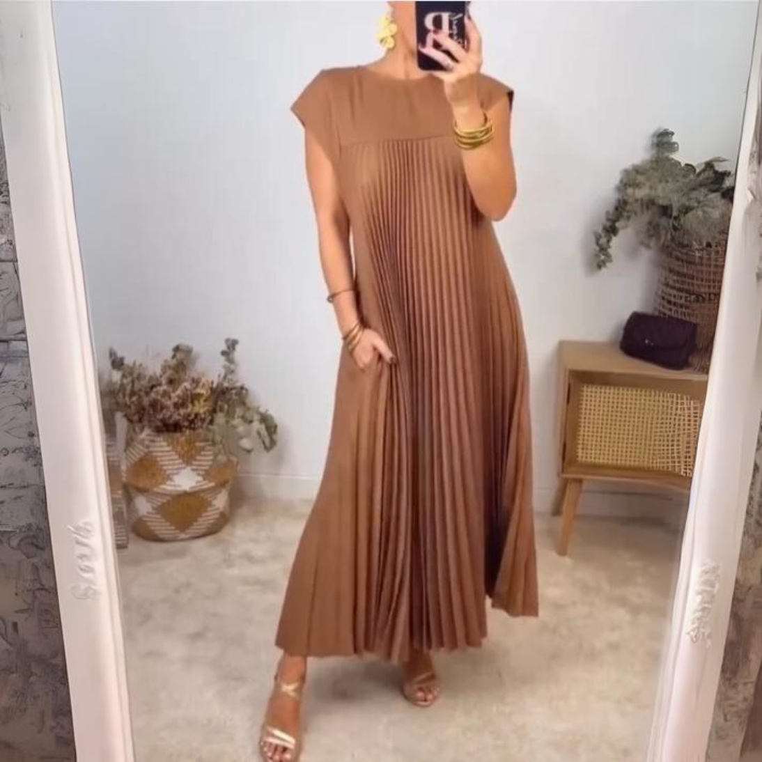 Scarlett Luxe Light and Fresh Pleated Dress Everyday Edit