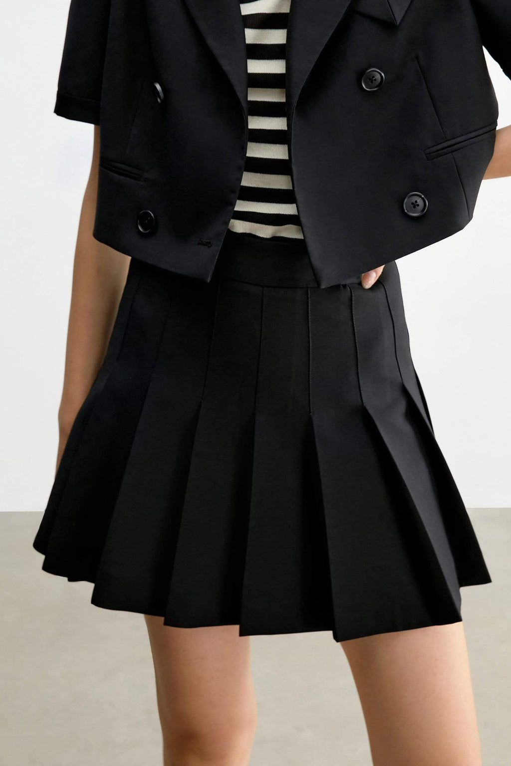 Charlize Black Pleated Skirt