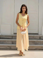 Sleeveless Square-Neck Buttoned Top With Split Hem