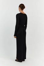Verónica Minimalist Midi Dress with V Neck and Knitted Sleeves Elevated Occasion Wear