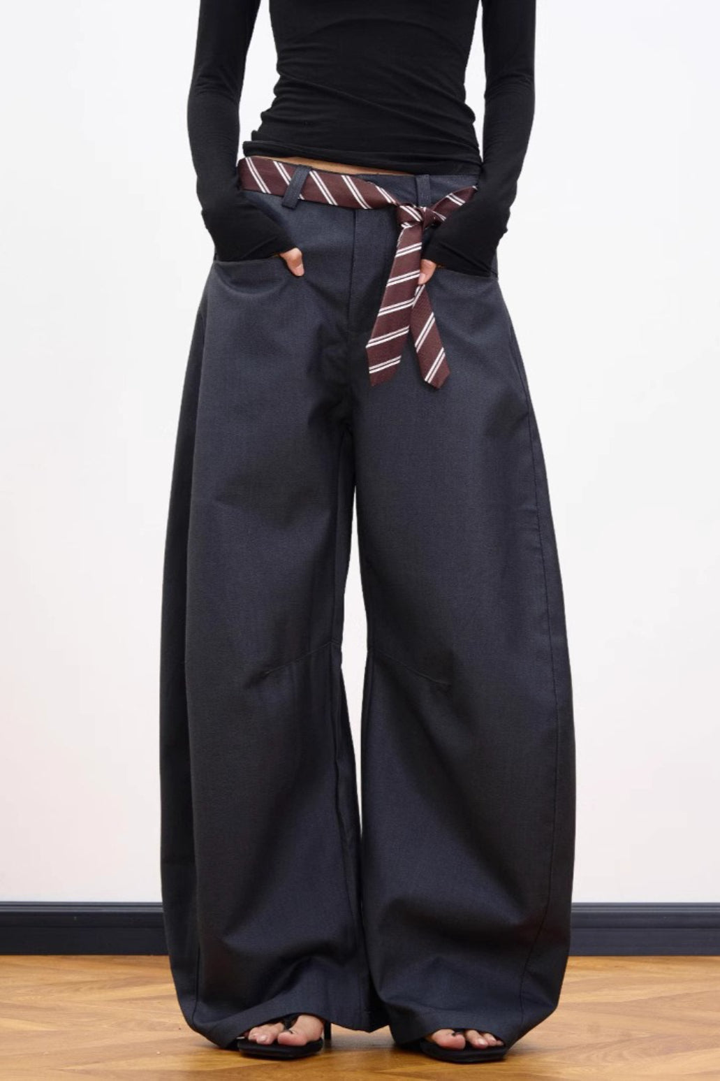 Paisley Accent Curved Leg Wide Leg Tailored Pants