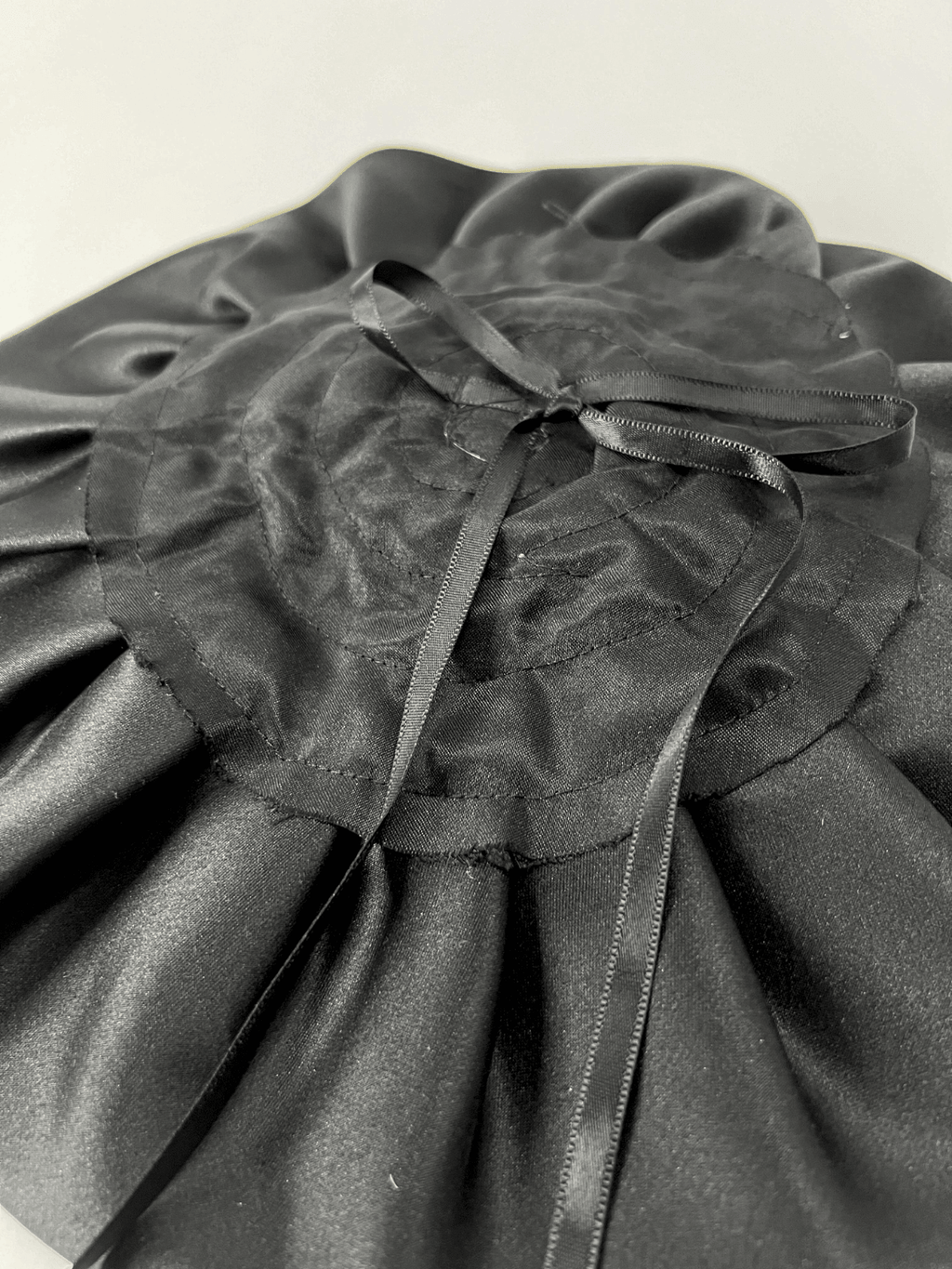 Camellia Flower Satin Gloves In Black