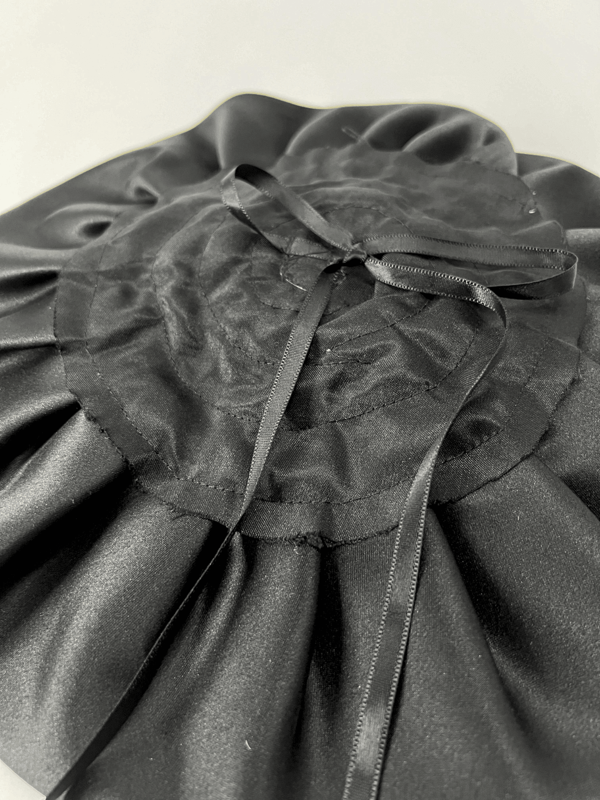 Camellia Flower Satin Gloves In Black