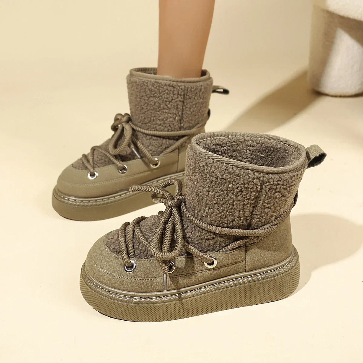 Coldproof Lace Up Waterproof Antislip Fashion Short Snow Boot