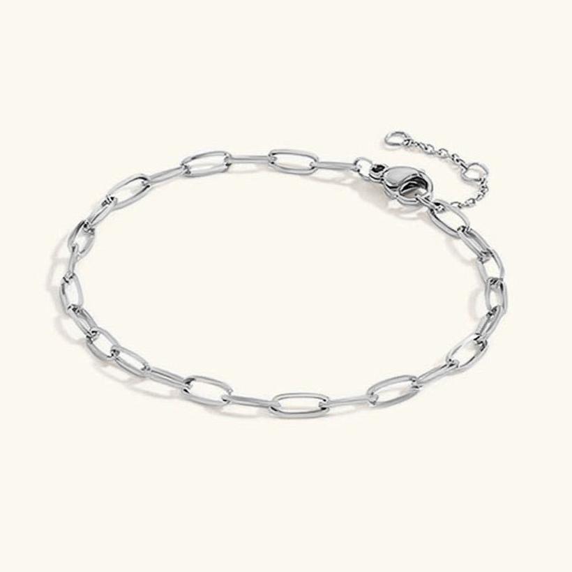Elara Gold Paperclip Bracelet