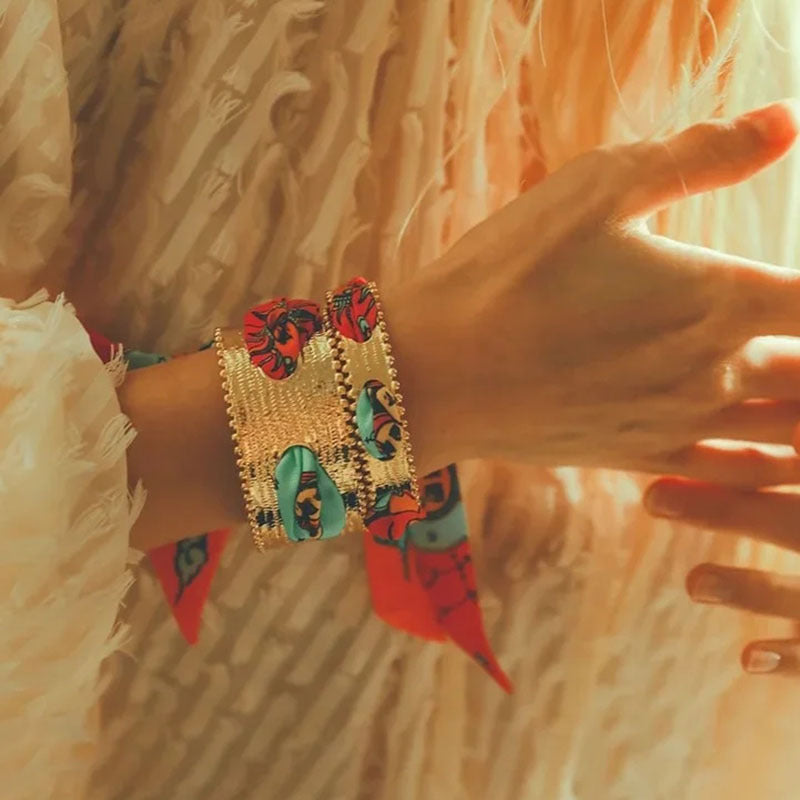 Vintage Color Scarf Matte Gold Open Bracelet