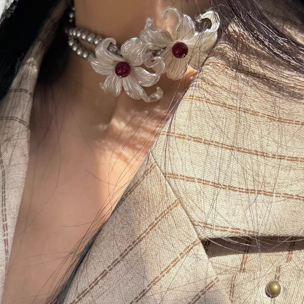 Iris Flower Silver Pearl NeckLace