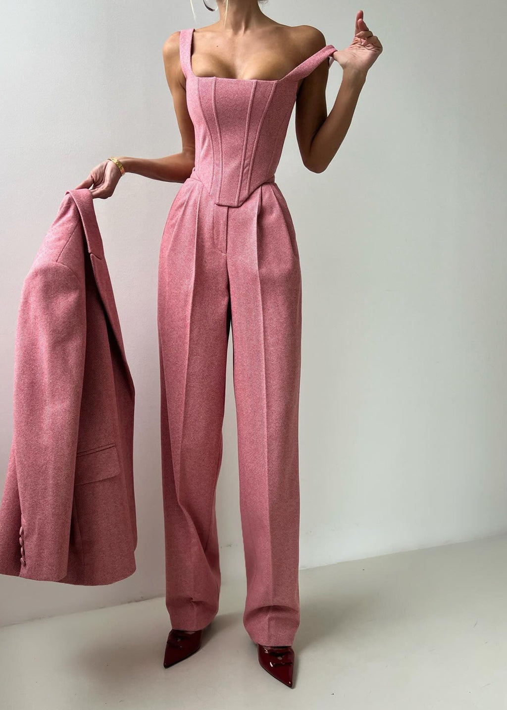 Rosé Herringbone Blazer and Corset Jumpsuit Set – Modern Two-Piece Suit for Women