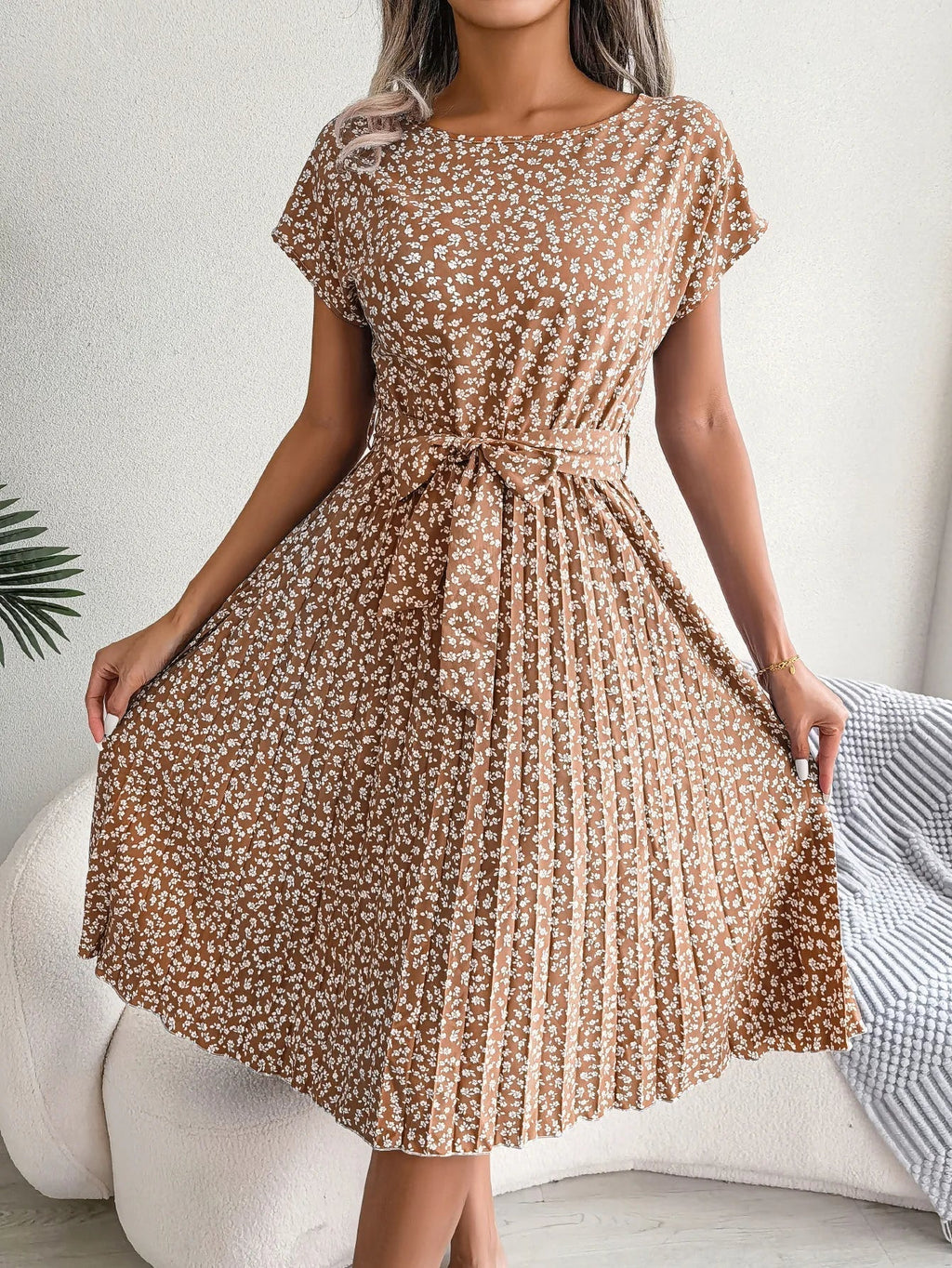 Constanza Summery Chiffon Dress with a Floral Pattern for Women