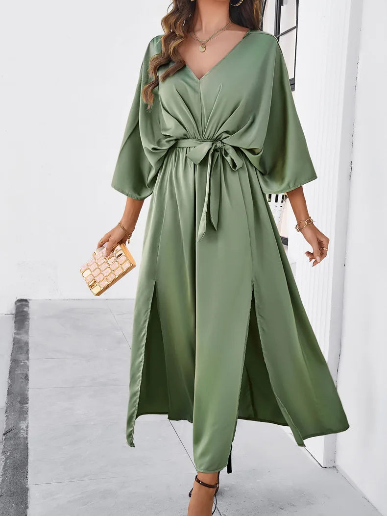 Isidora V-neck Dress in a Loose Fit for Women Modern Chic Style