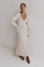 Verónica Minimalist Midi Dress with V Neck and Knitted Sleeves Elevated Occasion Wear
