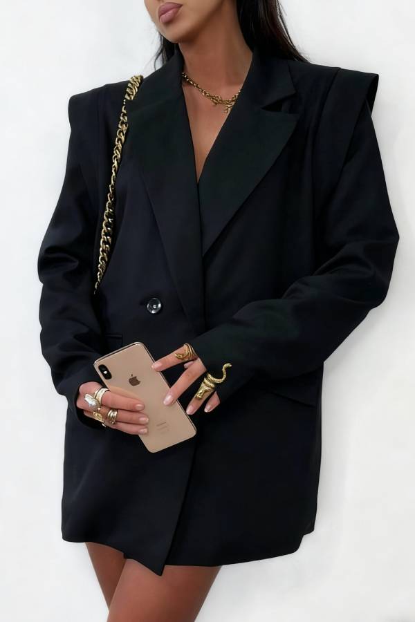 Wide-shouldered tailored suit jacket