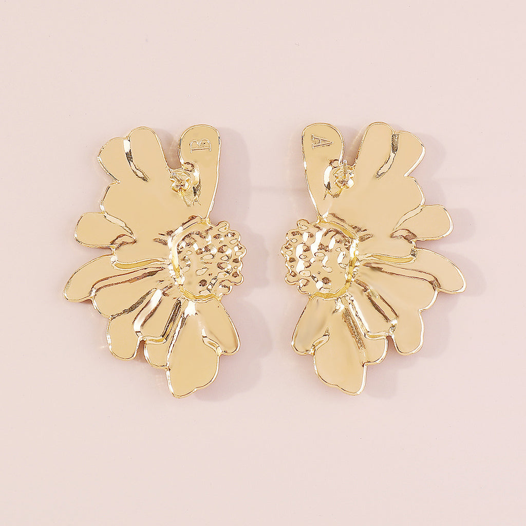 Retro Alloy Floral Pattern Earrings