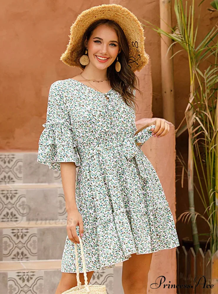 and Sleeves Ruffled with Gown Trumpet Flowered Straps
