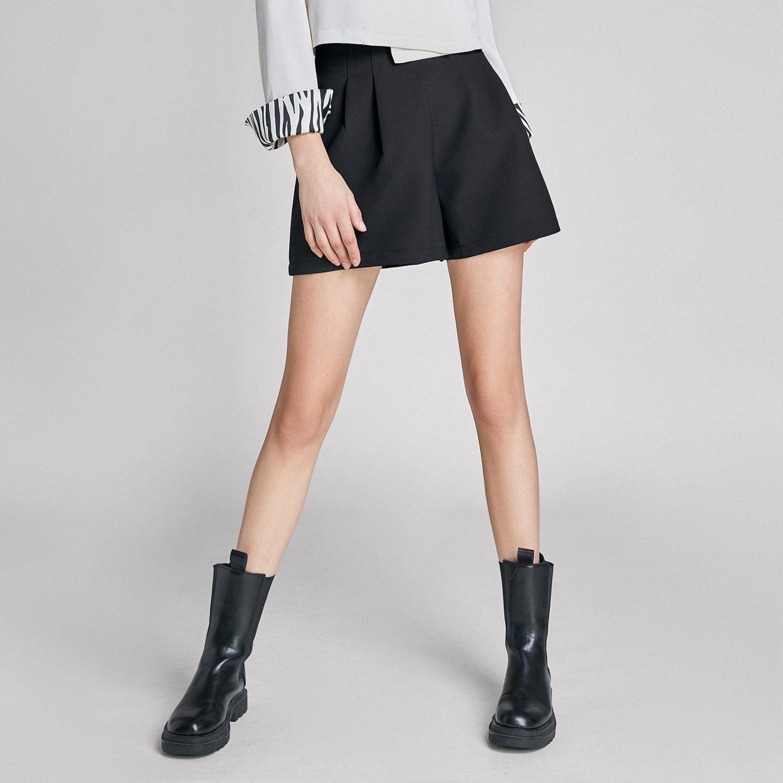 Black Pleat Detail High Waisted Shorts