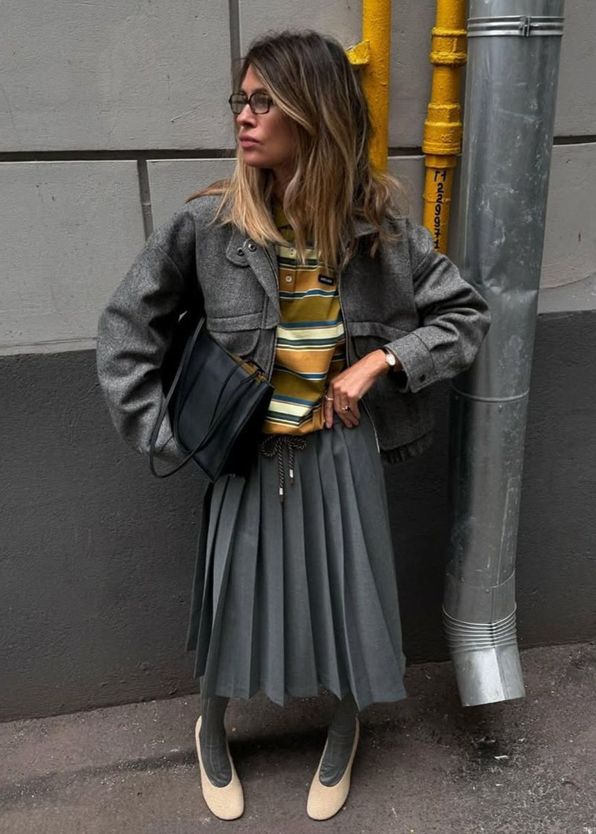 Lena Herringbone Wool Jacket – Structured Zip-Up with Oversized Pockets