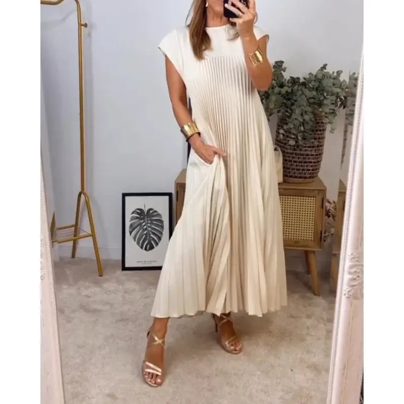 Ofelia Aesthetic Pleated Dress with a Round Neckline Designer Edit