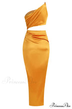 Chapman Elegant Maxi Dress