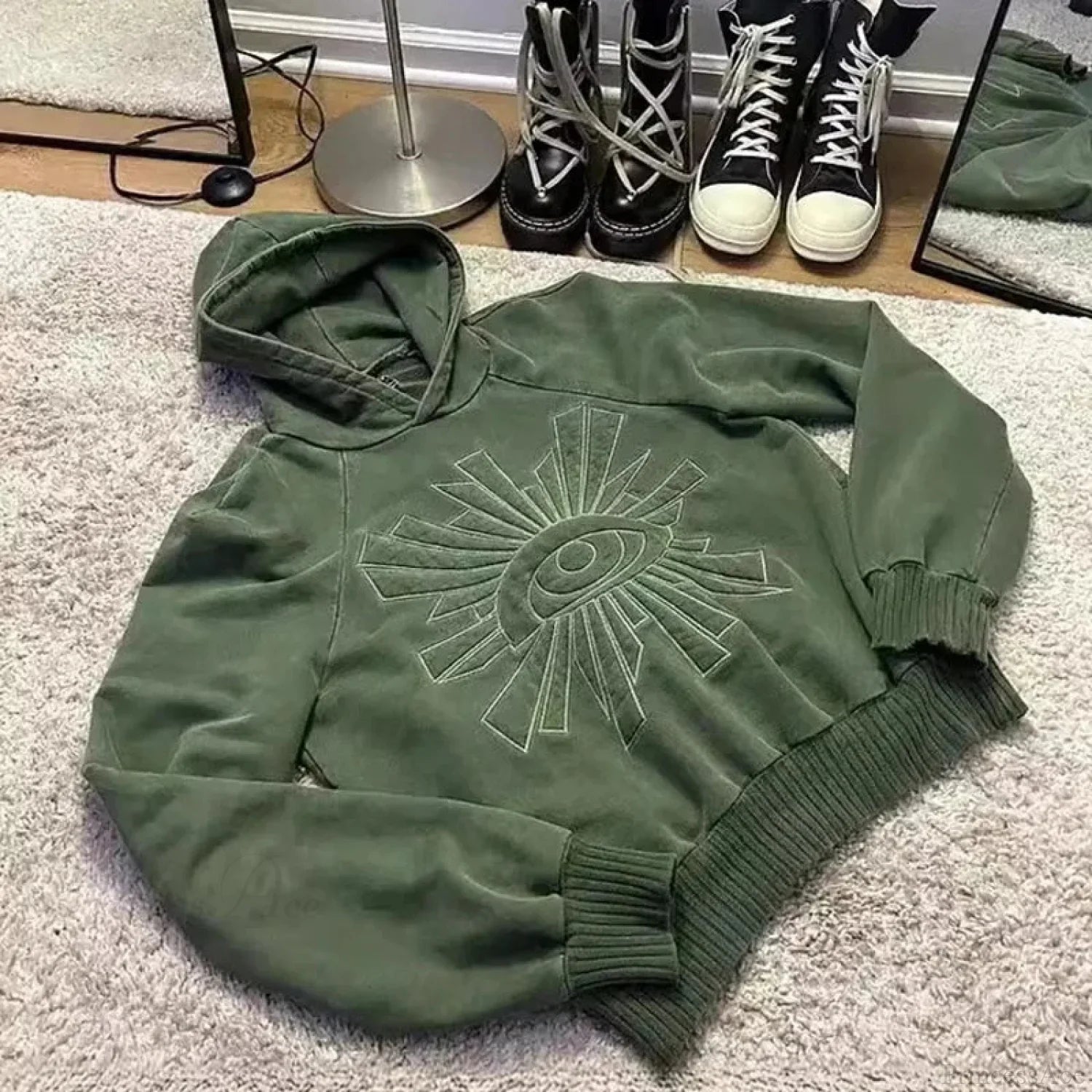 Dark Eye Print Pullover Hoodie