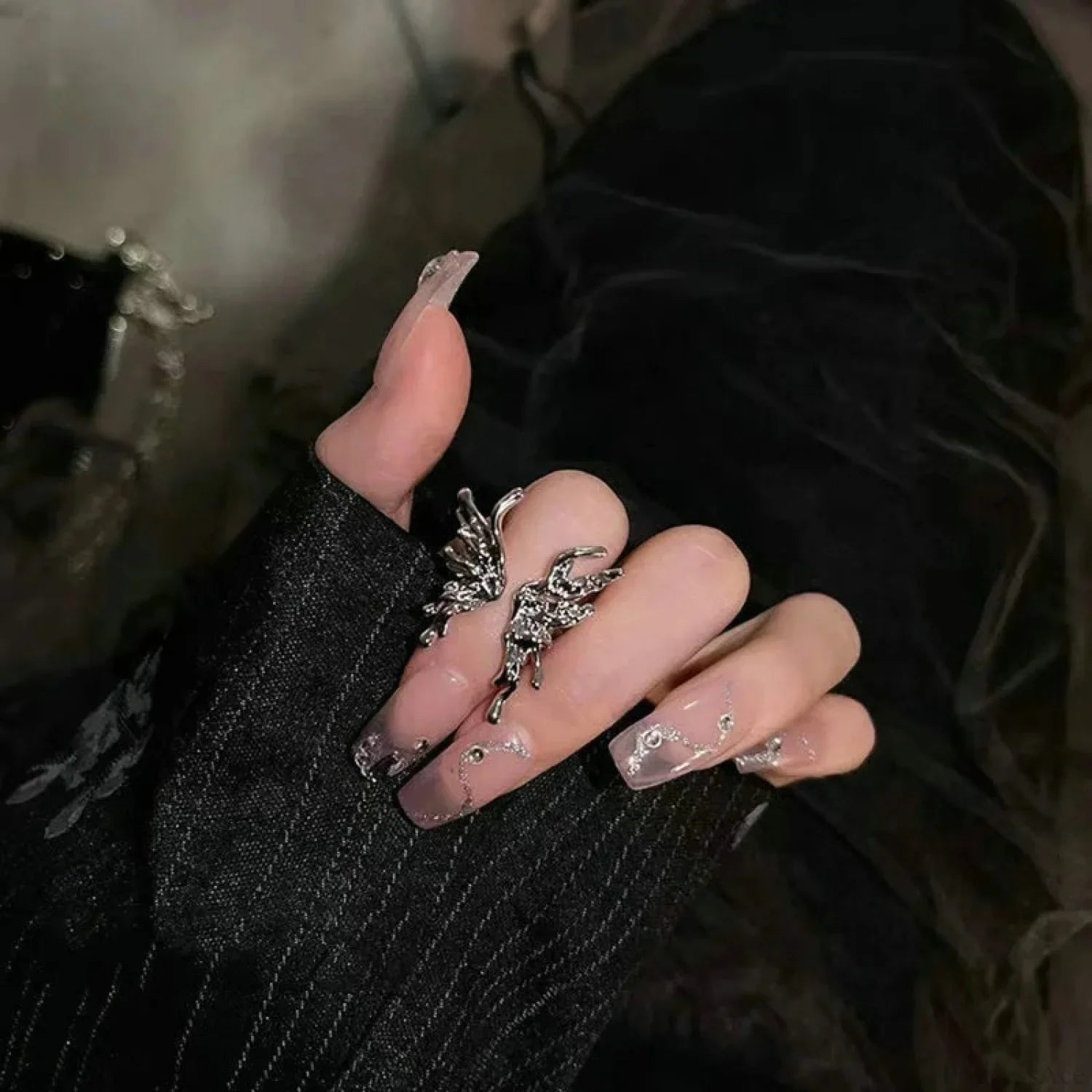 Dark Y2K Butterfly Fluid Metal Circle