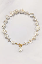 Exaggerated Irregular Shell Collarbone Necklace