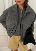 Lena Herringbone Wool Jacket – Structured Zip-Up with Oversized Pockets