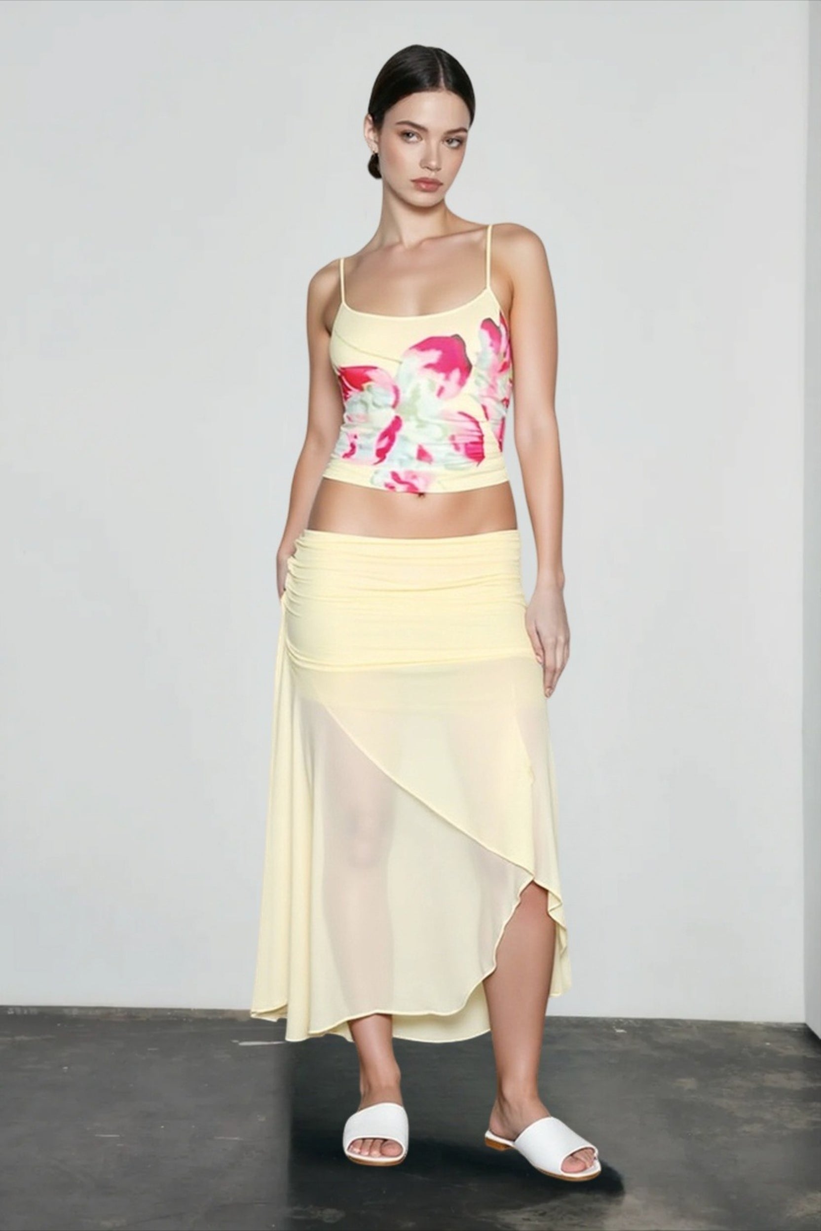 Floral print slim camisole low rise mesh skirt vacation set