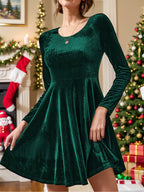 Yasmin Aesthetic Knee Length Dress with a Round Neckline and Long Sleeves Premium Wardrobe Essential