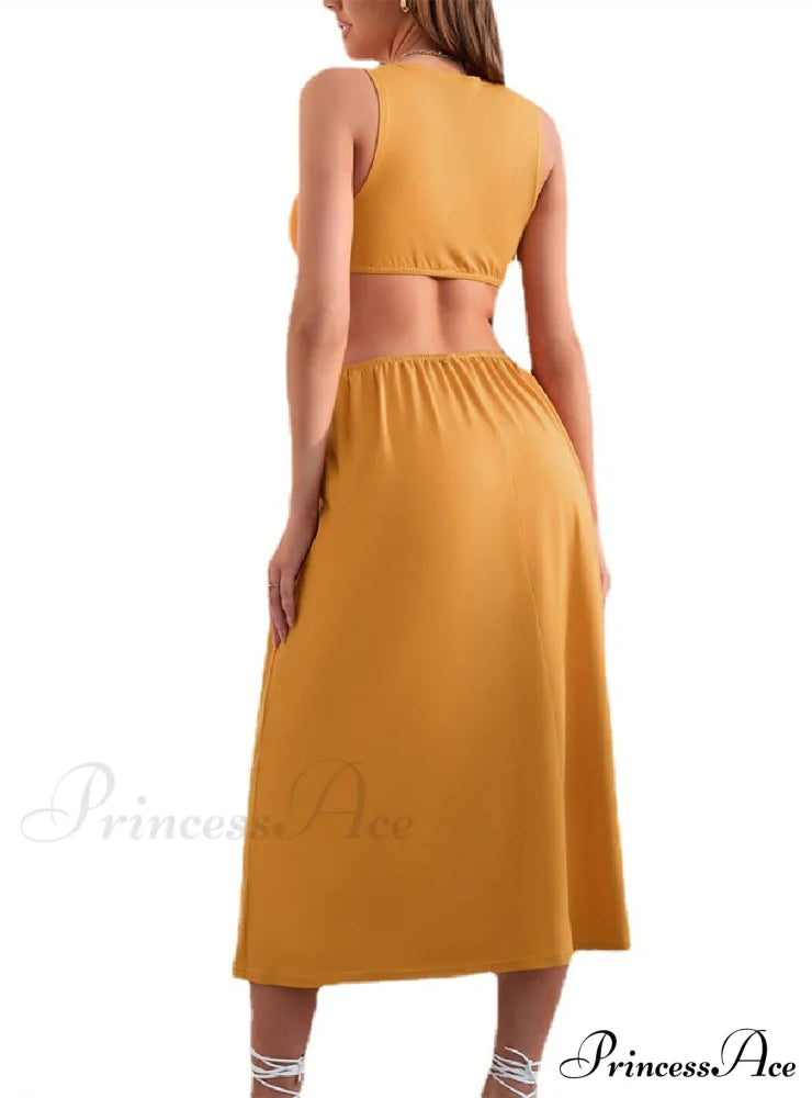 Green Halter-neck Backless Maxi Dress with Waisted Detail