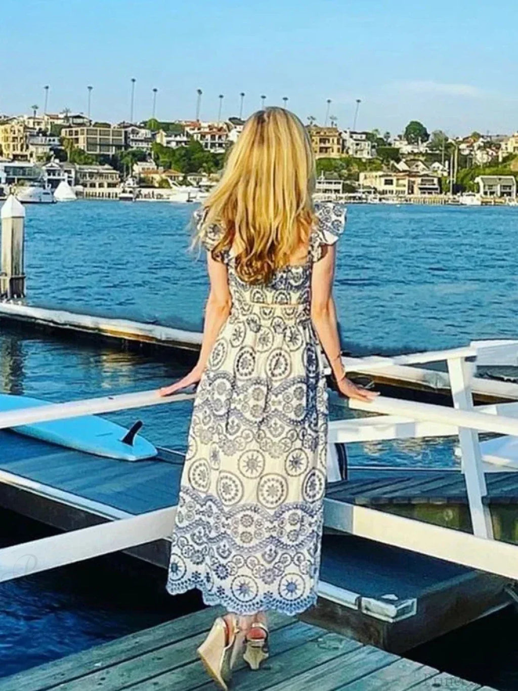 Hollow Out Floral Embroidery Flying Sleeve Dress