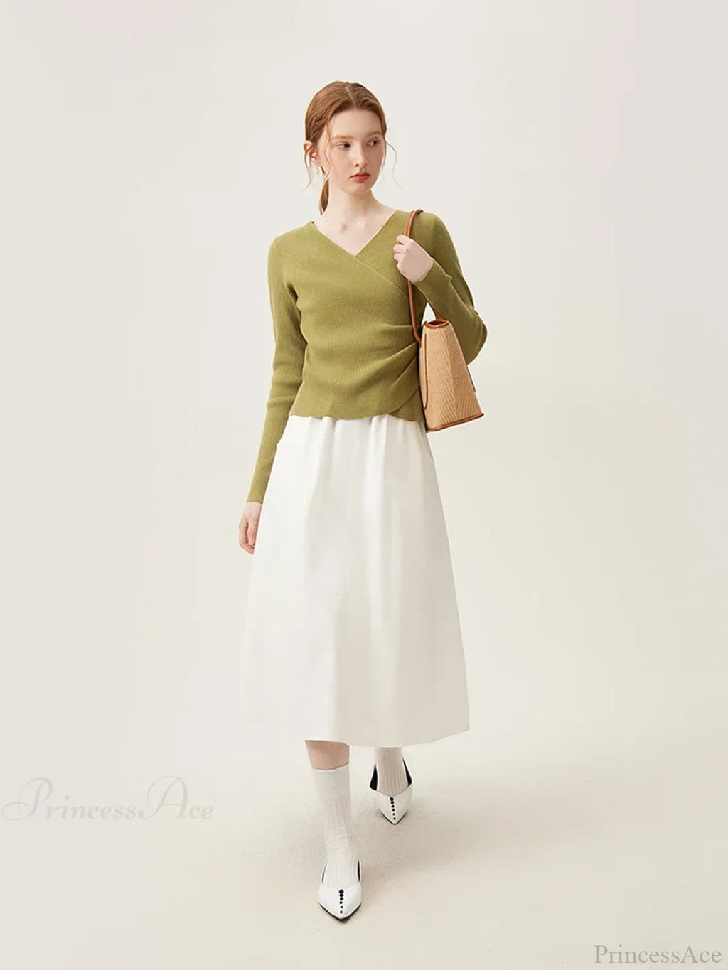 Minimalist V-neck Knit Bottom Sweater Sweater